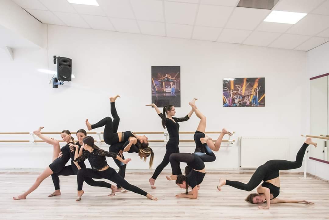 ART DANCE STUDIO 2